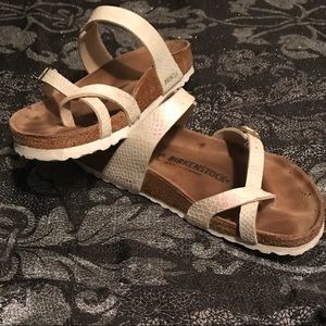 Birkenstock Mayari Creme Snake Sz40